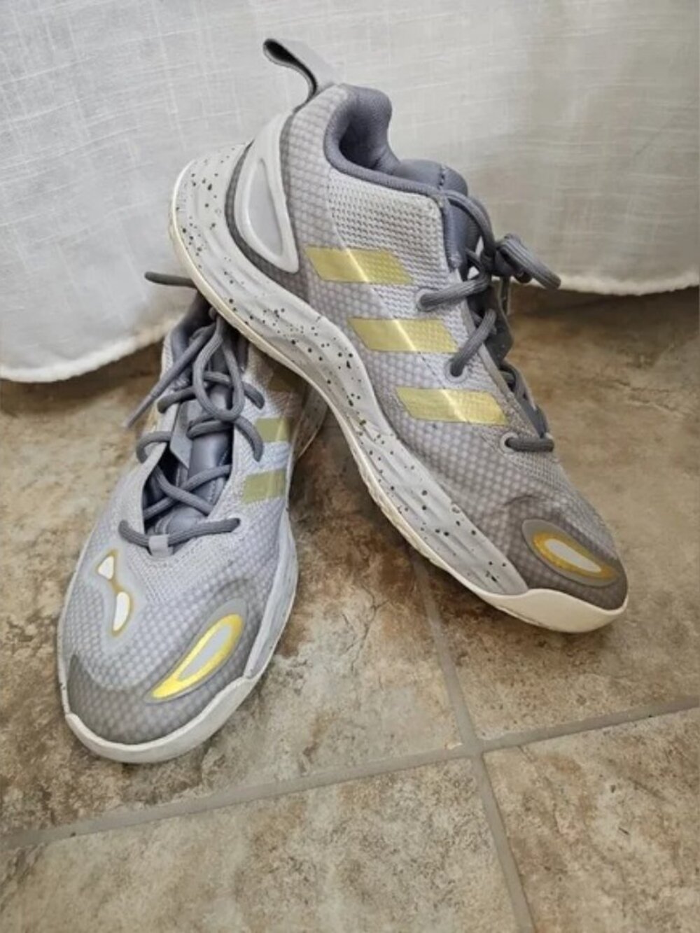 Women’s Adidas Candace Parker Exhibit A Gray/Gold Basketball Shoes Size 8